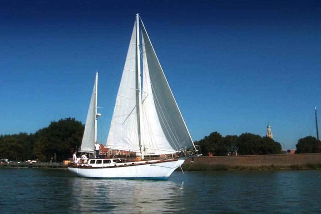 Classic Sailing Ship In Center Of Enkhuizen! Exterior foto